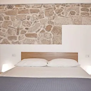 La Casa Di Alceo , Syracuse Italie